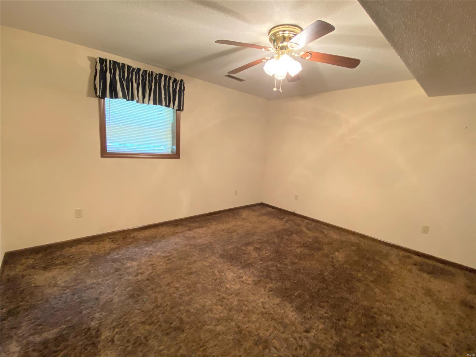 211 Lands End Road Hillsboro, IL 62049 - Photo 45 of 59