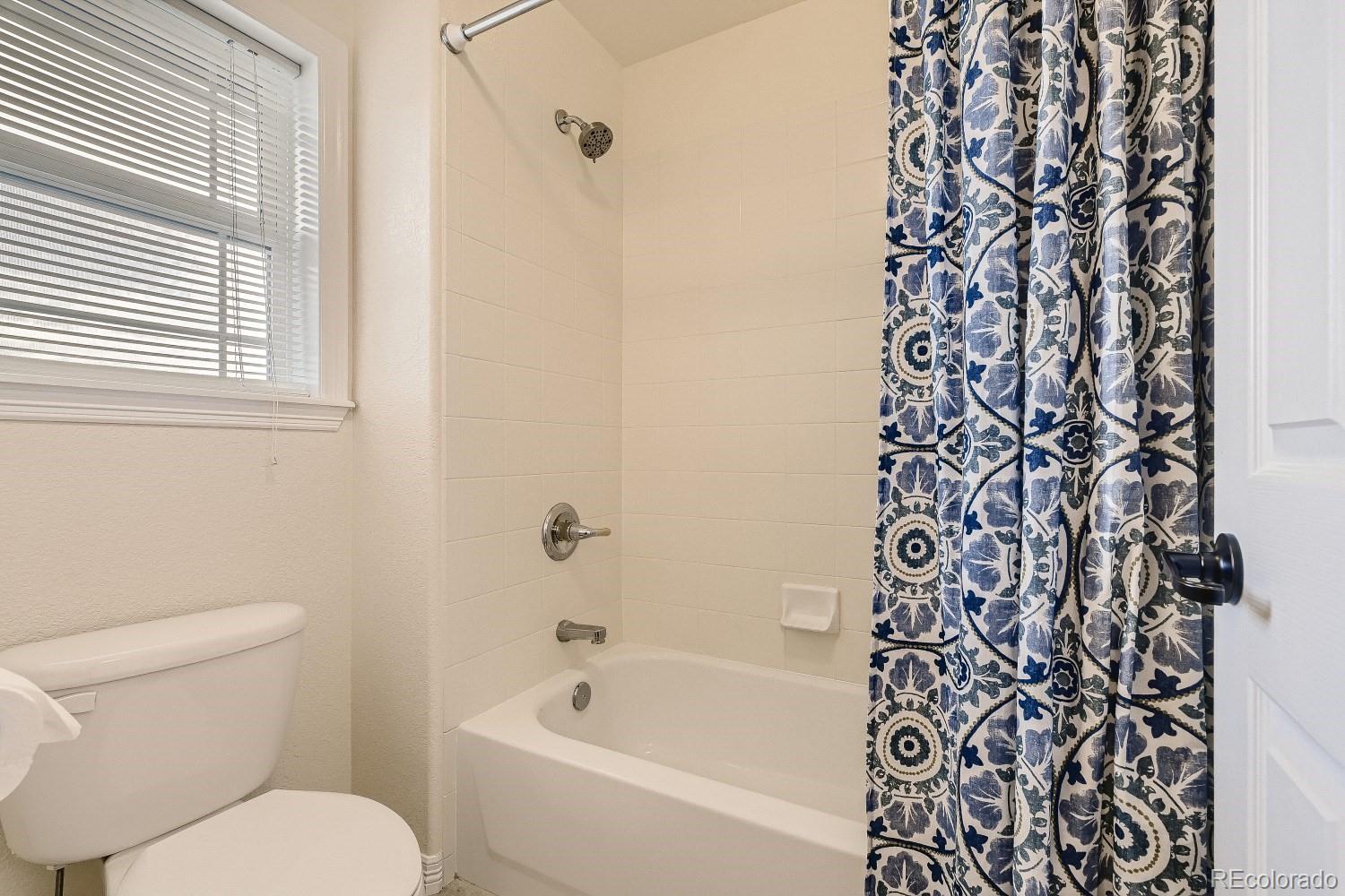724 Ridgemont Circle Highlands Ranch, CO 80126 - Photo 27 of 40 Gallery Image 27