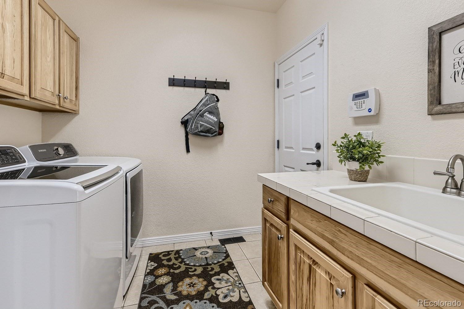 724 Ridgemont Circle Highlands Ranch, CO 80126 - Photo 34 of 40 Gallery Image 34