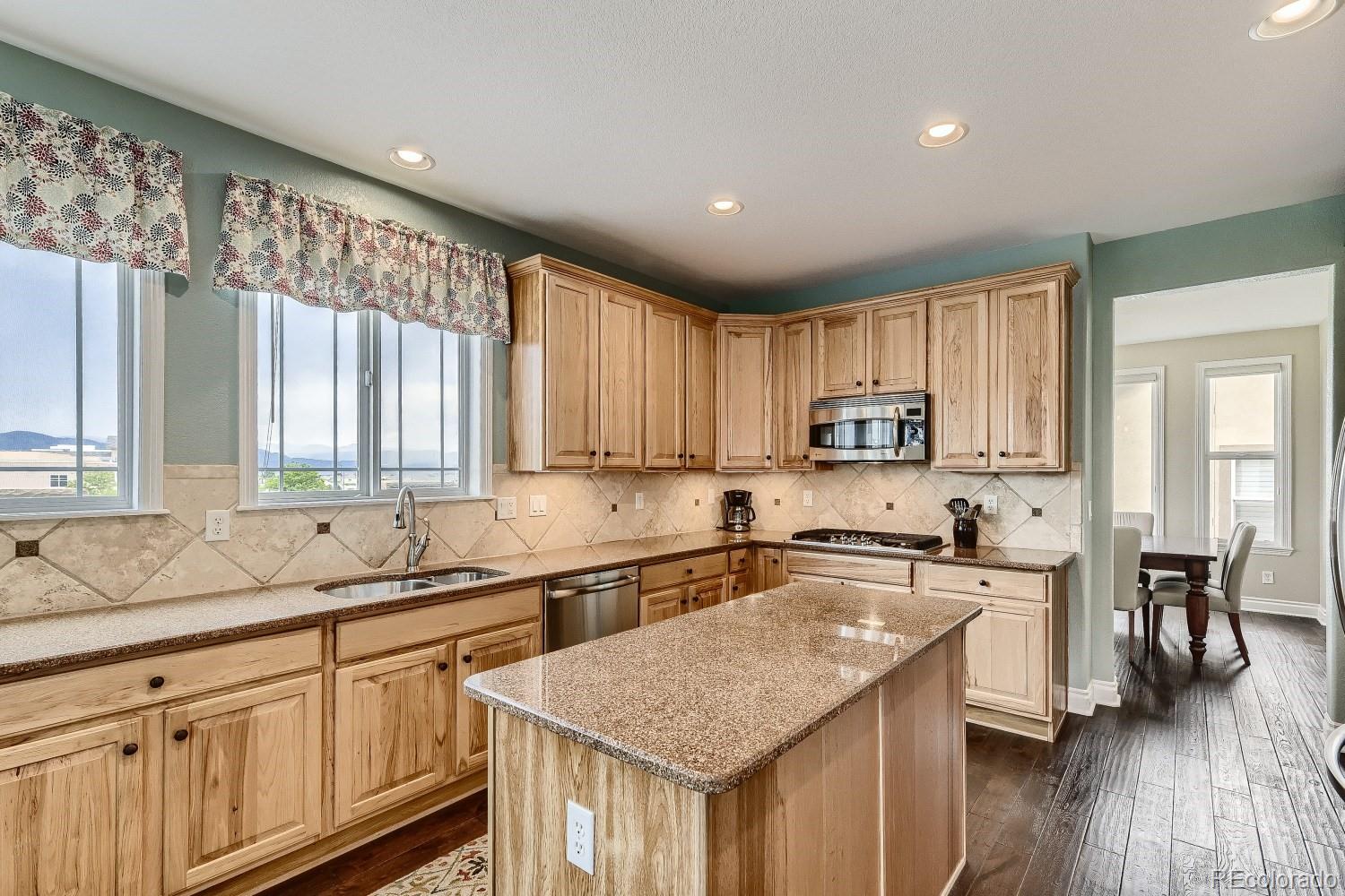 724 Ridgemont Circle Highlands Ranch, CO 80126 - Photo 9 of 40 Gallery Image 9