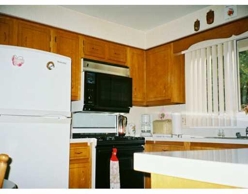 331 Nichols Road Pittsburgh, PA 15237 - Photo 3 of 8 Kitchen.