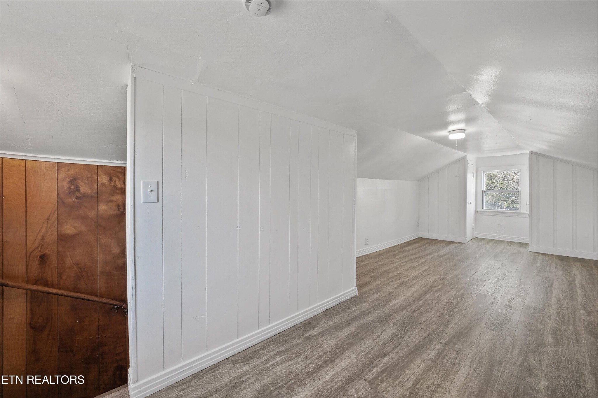 3001 Buffat Mill Road Knoxville, TN 37917 - Photo 23 of 28 a view of a hallway with wooden floor