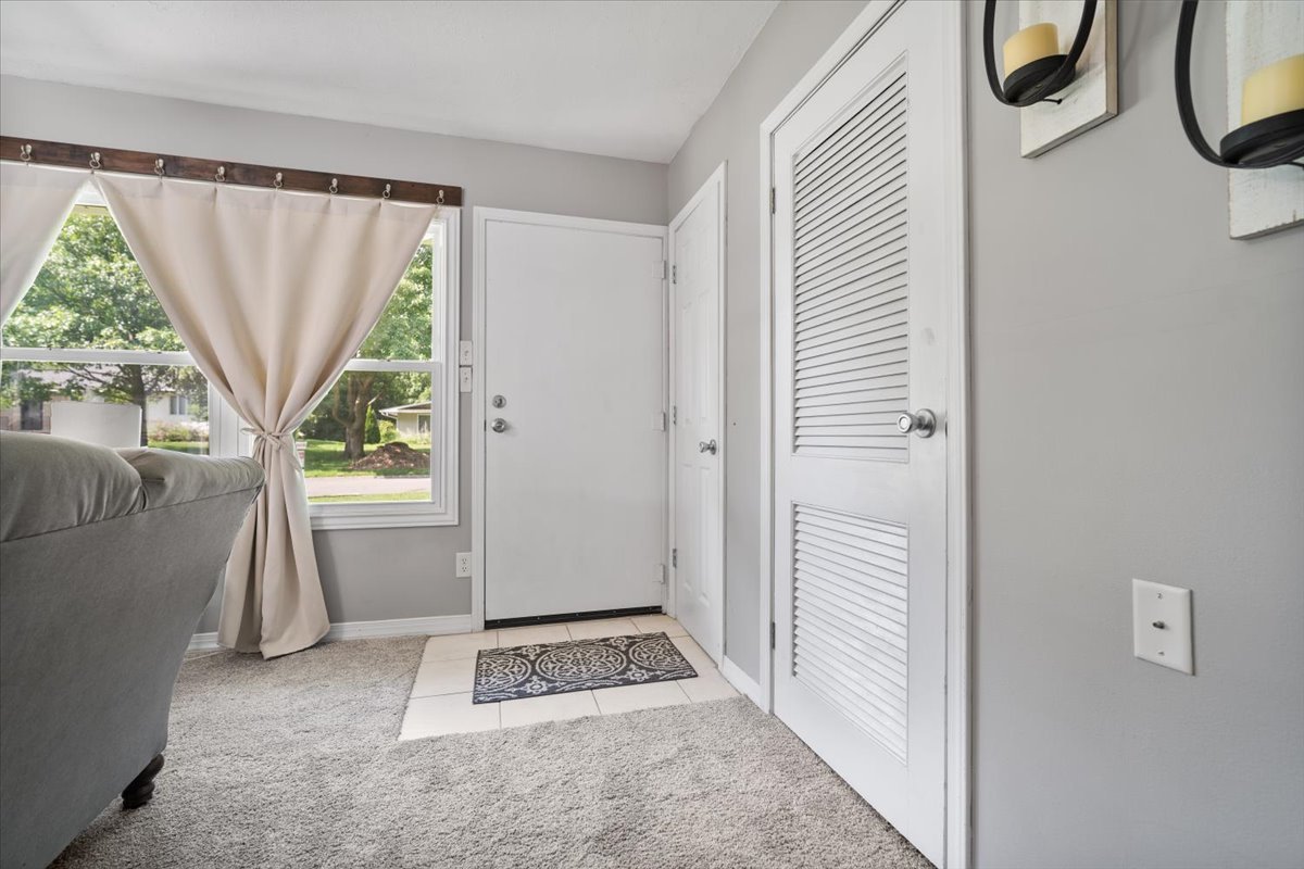 1907 Cloud Street Bloomington, IL 61701 - Photo 4 of 27