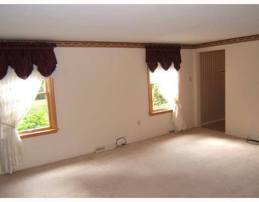 2059 Redcoach Road Allison Park, PA 15101 - Photo 3 of 16 Living Room.