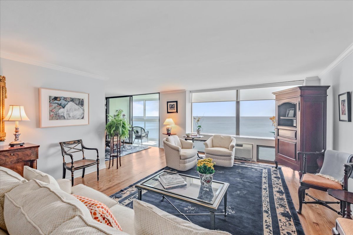 1500 Sheridan Road, Unit 6H Wilmette, IL 60091 - Photo 3 of 28