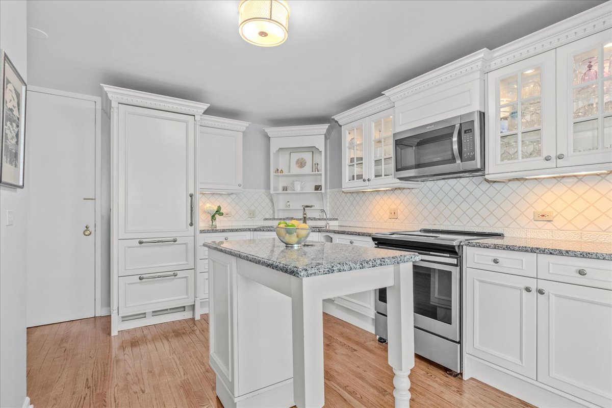 1500 Sheridan Road, Unit 6H Wilmette, IL 60091 - Photo 10 of 28