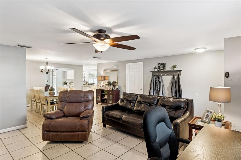 516 East Pineview Street Altamonte Springs, FL 32701 - Photo 12 of 34