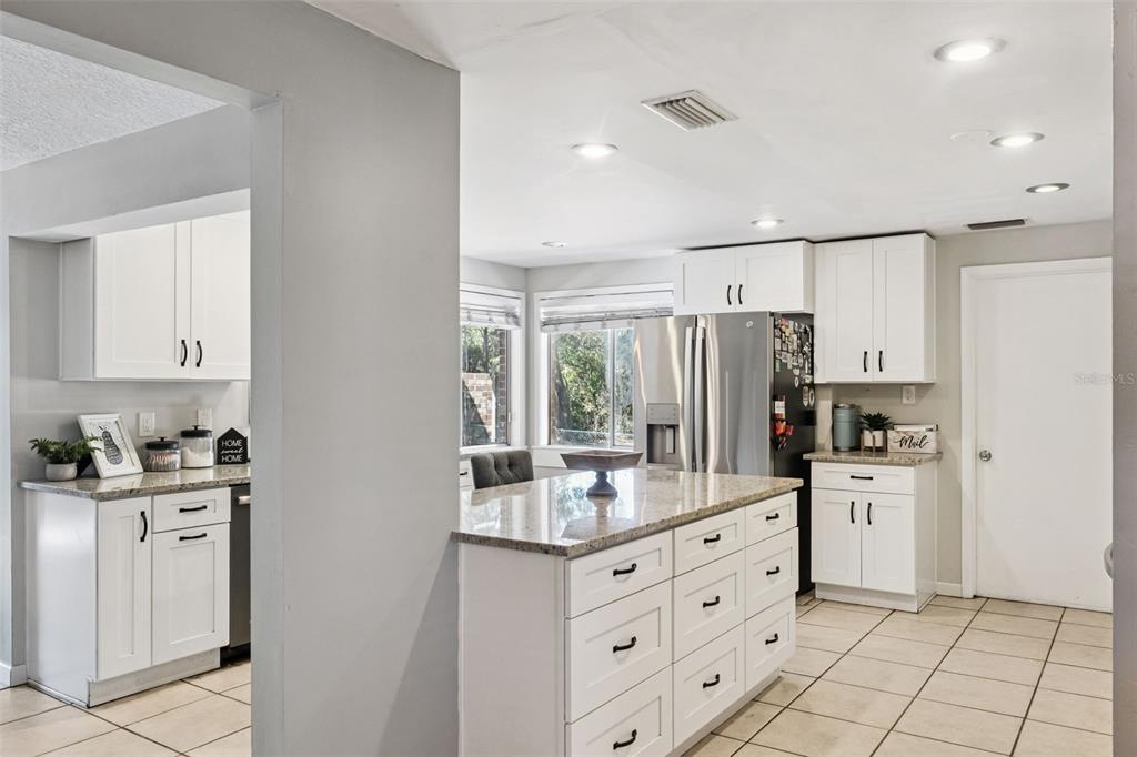 516 East Pineview Street Altamonte Springs, FL 32701 - Photo 6 of 34