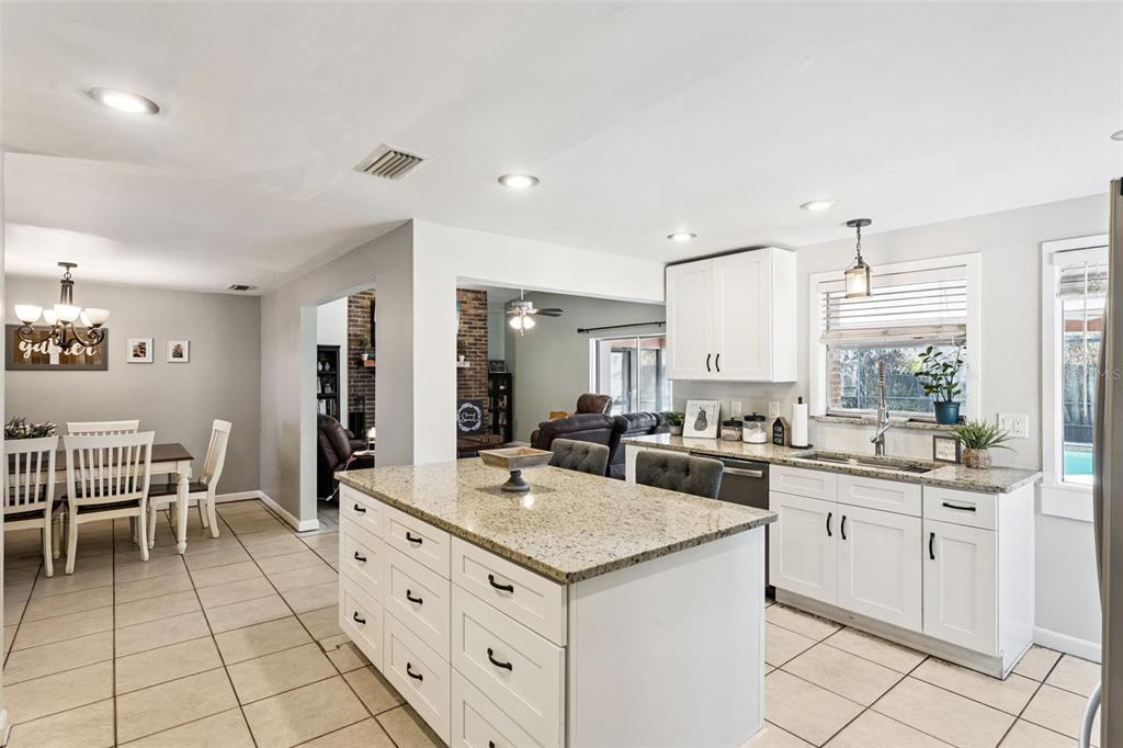 516 East Pineview Street Altamonte Springs, FL 32701 - Photo 7 of 34