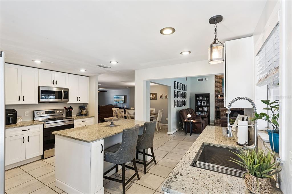 516 East Pineview Street Altamonte Springs, FL 32701 - Photo 8 of 34