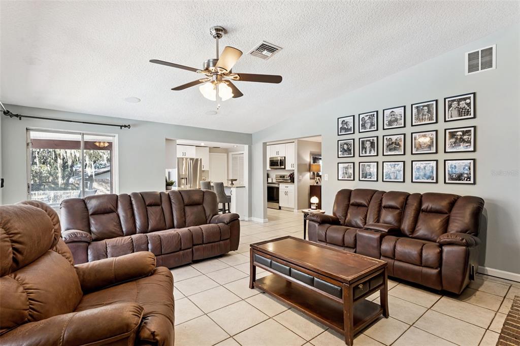 516 East Pineview Street Altamonte Springs, FL 32701 - Photo 10 of 34