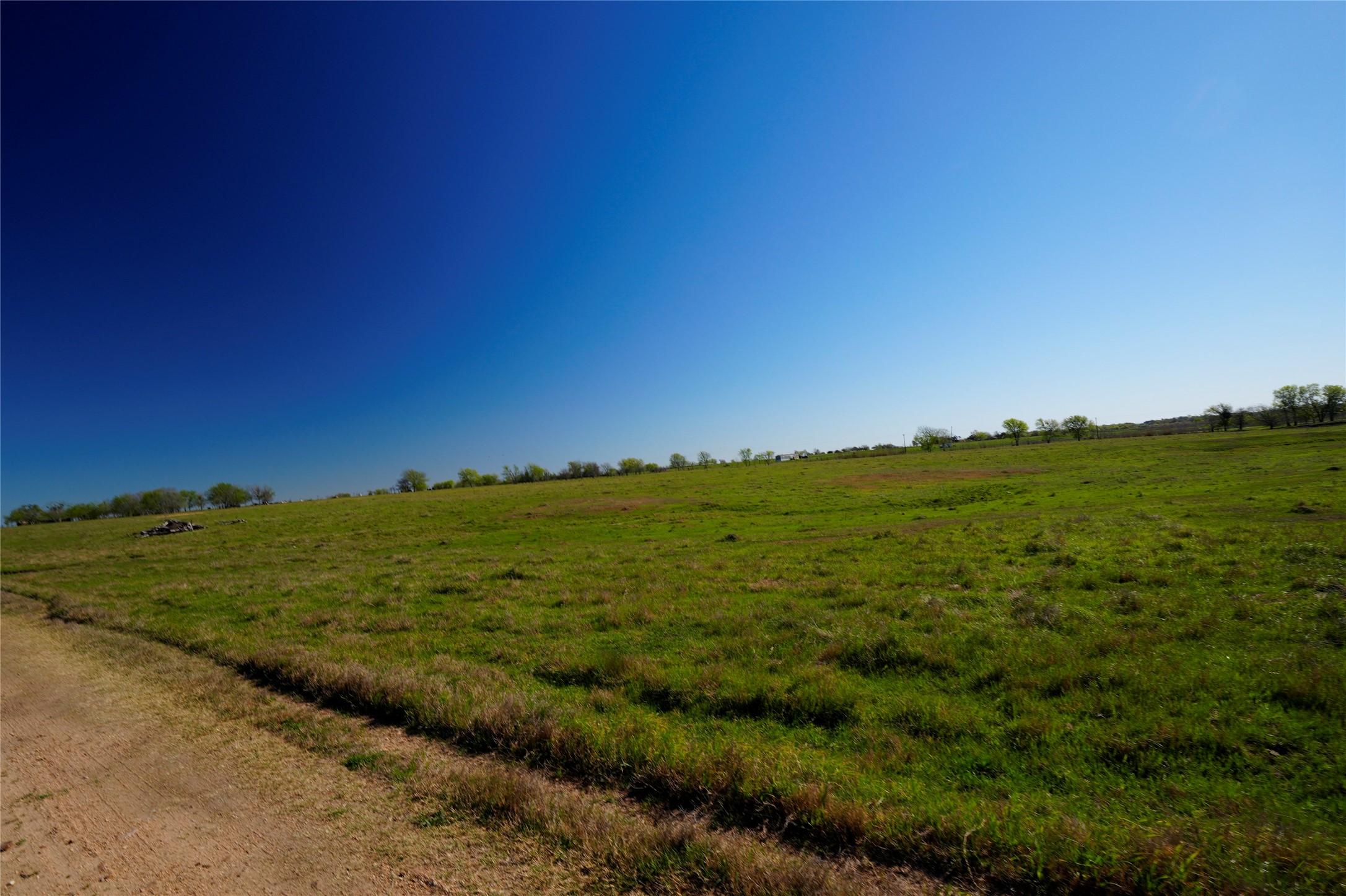 4 Falke-Heinrich Road Schulenburg, TX 78956 - Photo 5 of 16 a view of an ocean