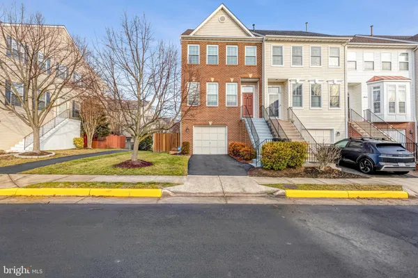 $729,990 | 6618 Hunter Creek Lane, Alexandria, VA 22315