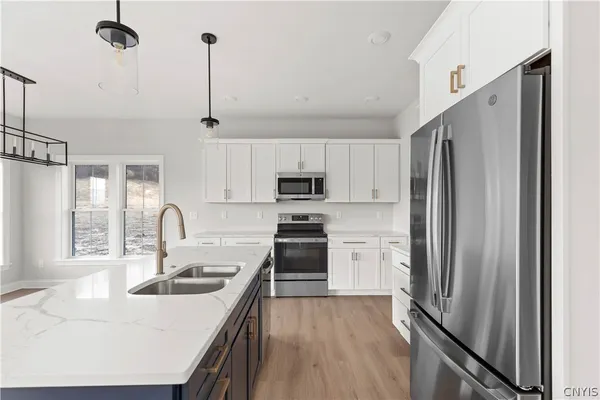 $575,900 | 103 Terwillager Lane, Manlius, NY 13116