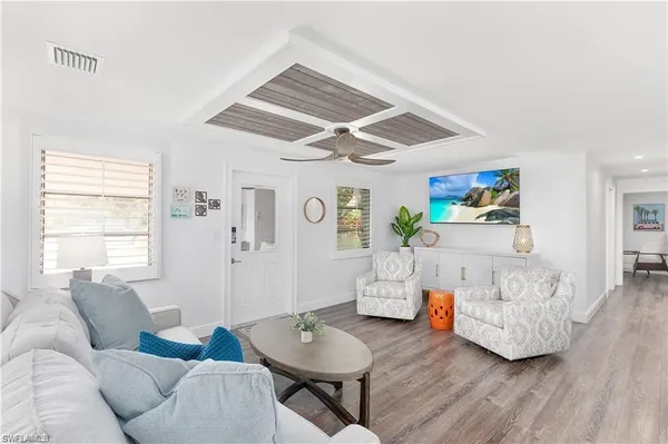 $3,300 | 1354 Rordon Avenue, Naples, FL 34103