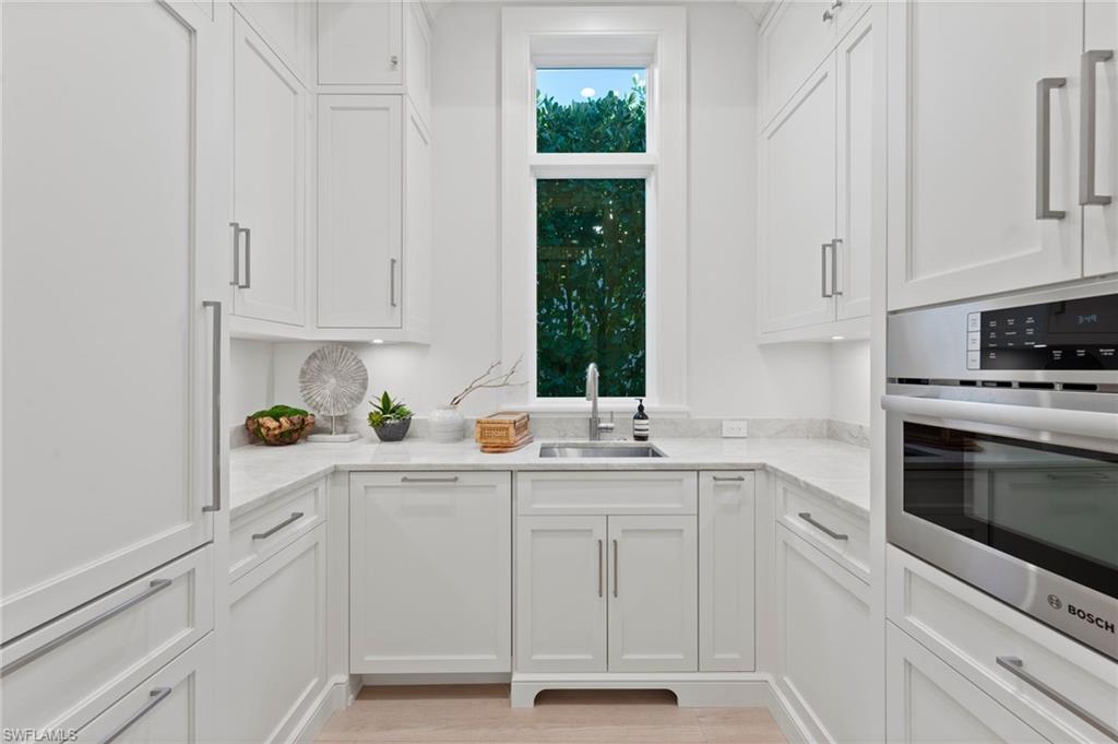 655 Starboard Drive Naples, FL 34103 - Photo 15 of 50