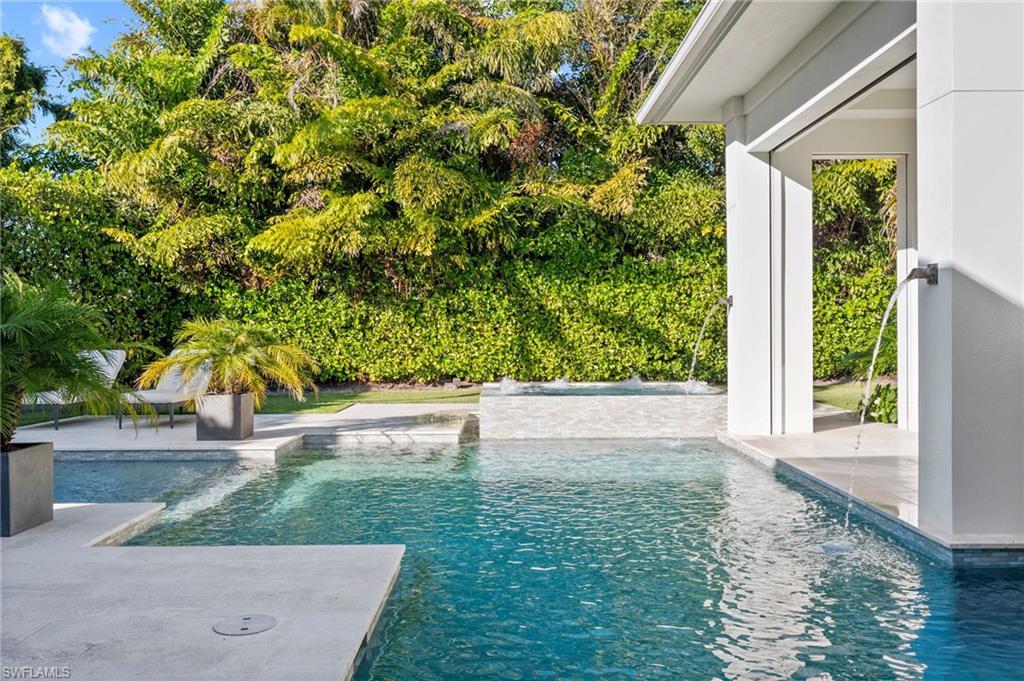 655 Starboard Drive Naples, FL 34103 - Photo 40 of 50