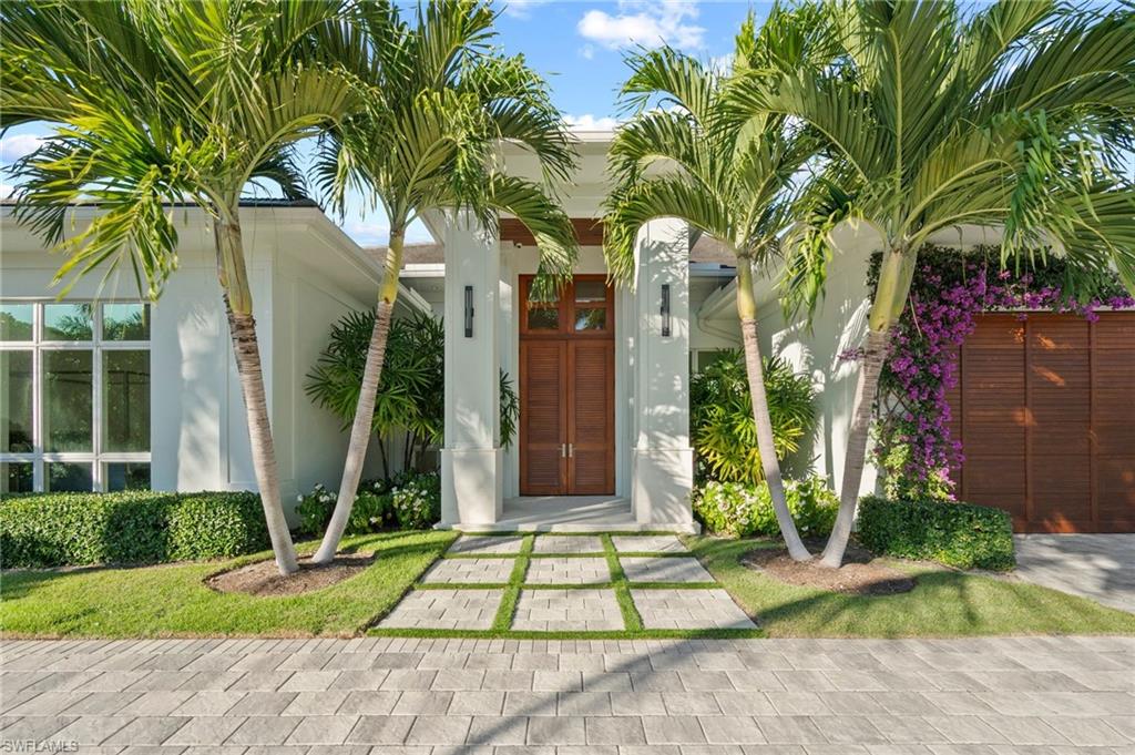 655 Starboard Drive Naples, FL 34103 - Photo 5 of 50