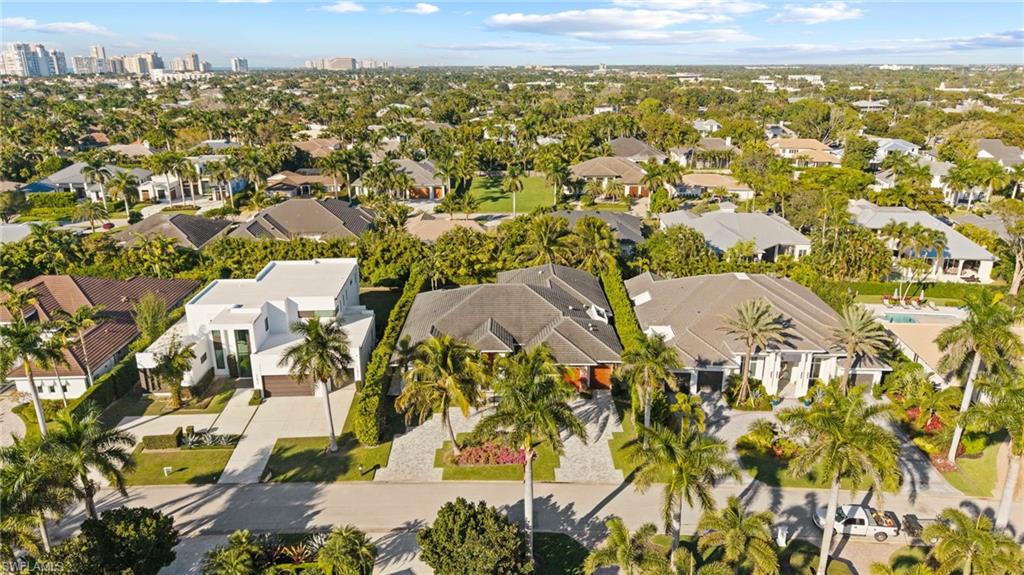 655 Starboard Drive Naples, FL 34103 - Photo 6 of 50