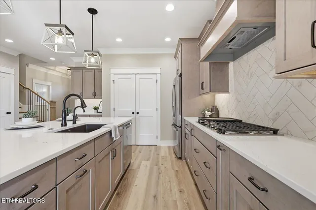 $950,000 | 793 Buckhorn Way, Loudon, TN 37774