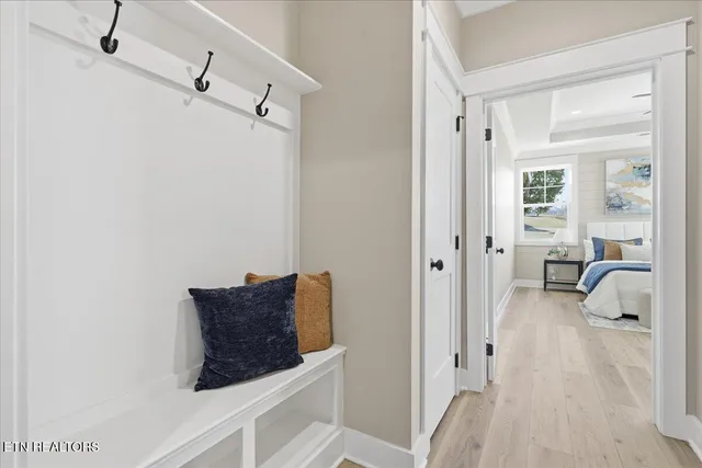 $950,000 | 793 Buckhorn Way, Loudon, TN 37774