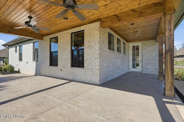 $950,000 | 793 Buckhorn Way, Loudon, TN 37774