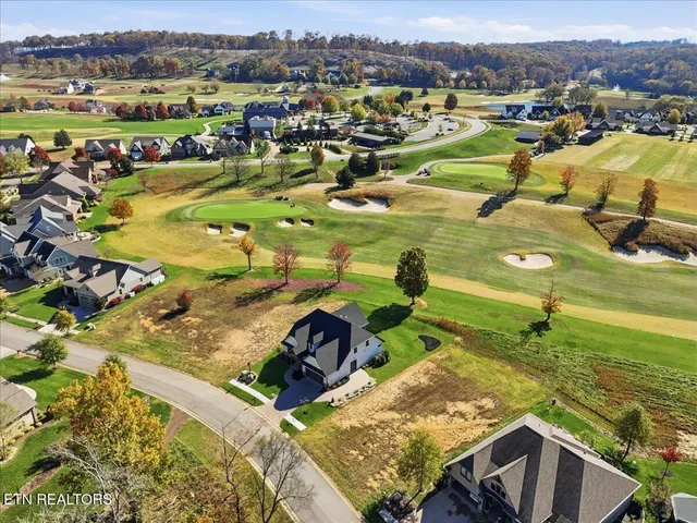 $950,000 | 793 Buckhorn Way, Loudon, TN 37774