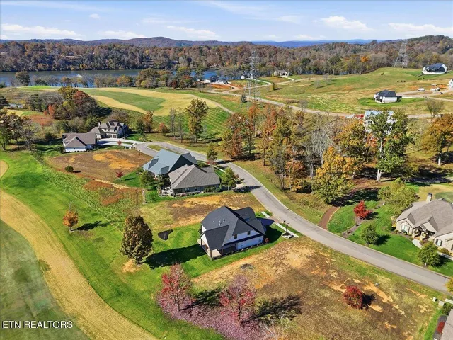 $950,000 | 793 Buckhorn Way, Loudon, TN 37774