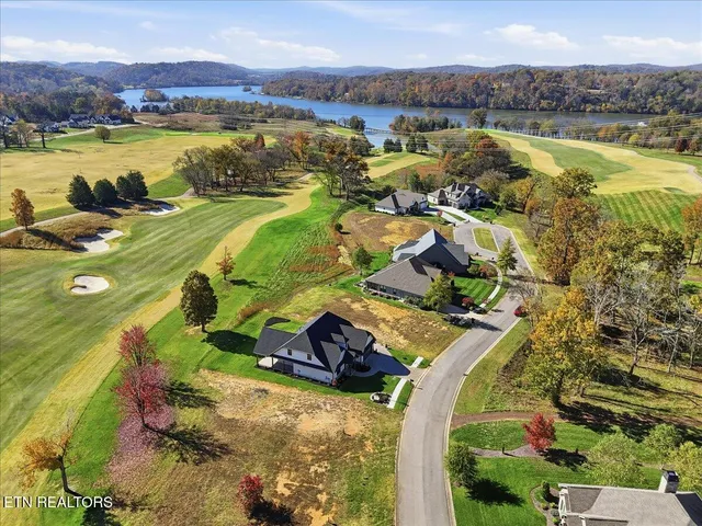 $950,000 | 793 Buckhorn Way, Loudon, TN 37774