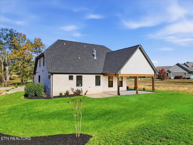 $950,000 | 793 Buckhorn Way, Loudon, TN 37774