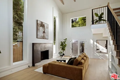 $2,499,000 | 4041 Davana Road, Sherman Oaks, CA 91423