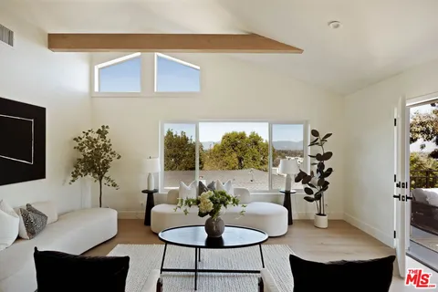 $2,499,000 | 4041 Davana Road, Sherman Oaks, CA 91423