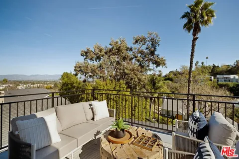 $2,499,000 | 4041 Davana Road, Sherman Oaks, CA 91423