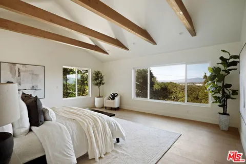 $2,499,000 | 4041 Davana Road, Sherman Oaks, CA 91423