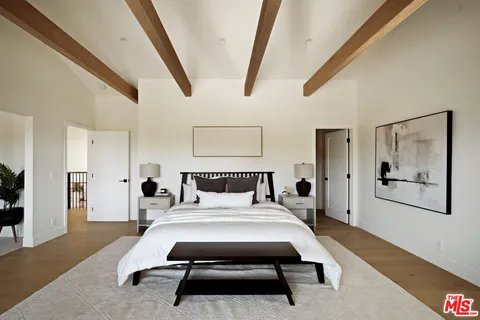 $2,499,000 | 4041 Davana Road, Sherman Oaks, CA 91423