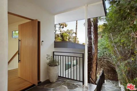 $2,499,000 | 4041 Davana Road, Sherman Oaks, CA 91423