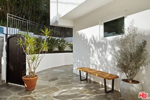 $2,499,000 | 4041 Davana Road, Sherman Oaks, CA 91423