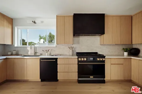 $2,499,000 | 4041 Davana Road, Sherman Oaks, CA 91423