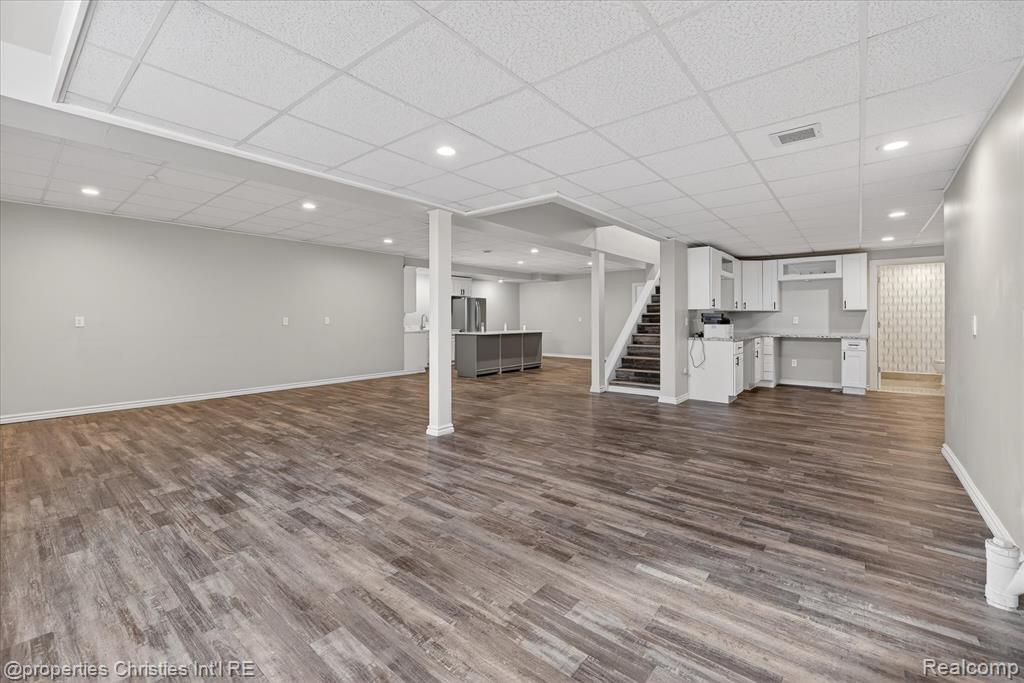 46625 Saltz Road Canton, MI 48187 - Photo 49 of 71 Gallery Image 49