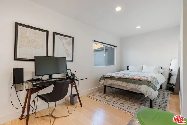 $7,500 | 940 14th Street, Unit E, Santa Monica, CA 90403