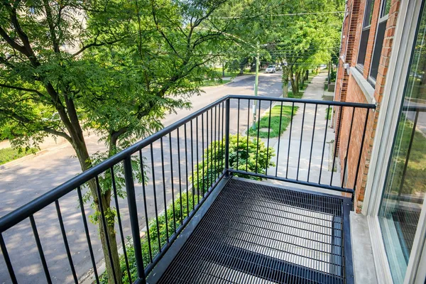 $3,420 | 2375 West Montana Street, Unit 2B, Chicago, IL 60647