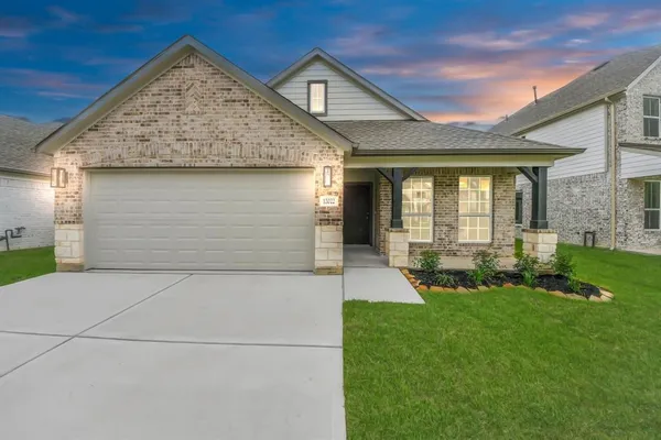 $2,600 | 12022 Maple Oak Drive, Houston, TX 77066