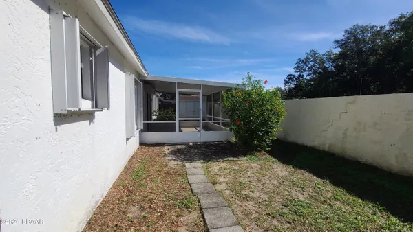 $1,900 | 428 Sandpiper Court, Edgewater, FL 32141
