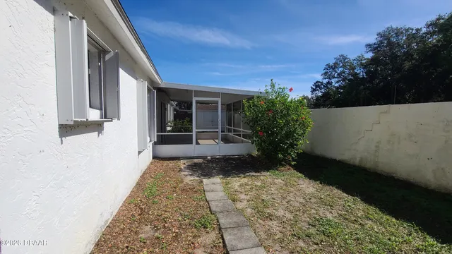 $1,900 | 428 Sandpiper Court, Edgewater, FL 32141