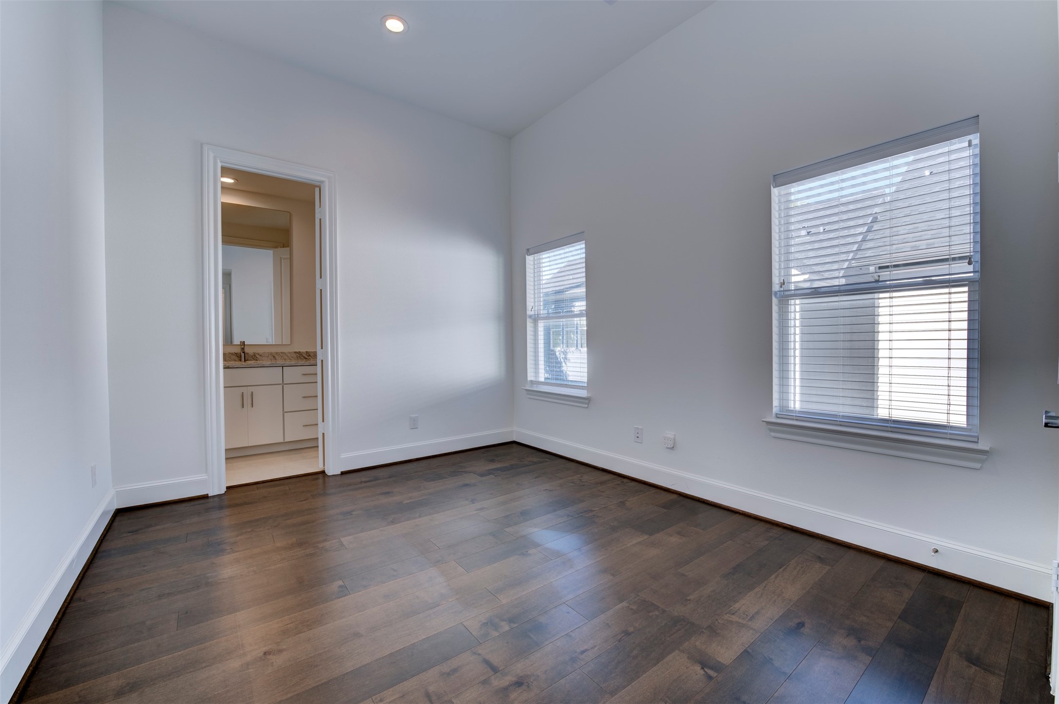 4947 Rusk Street Houston, TX 77023 - Photo 23 of 40 Third bedroom/office