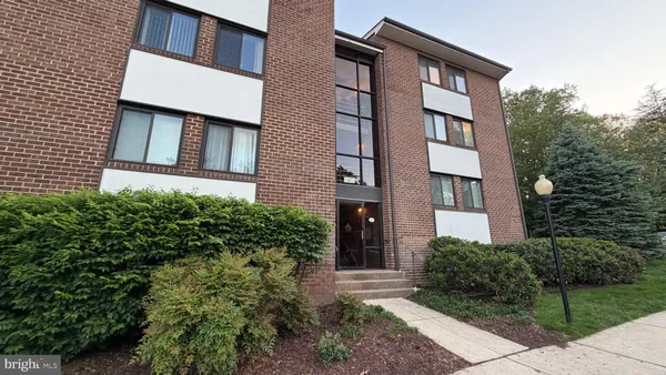 $2,395 | 1407 Northgate Square, Unit 2C, Reston, VA 20190