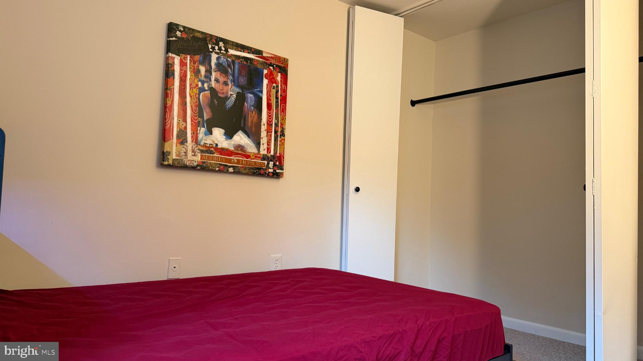 1407 Northgate Square, Unit 2C Reston, VA 20190 - Photo 6 of 18 Cozy room with artistic flair.