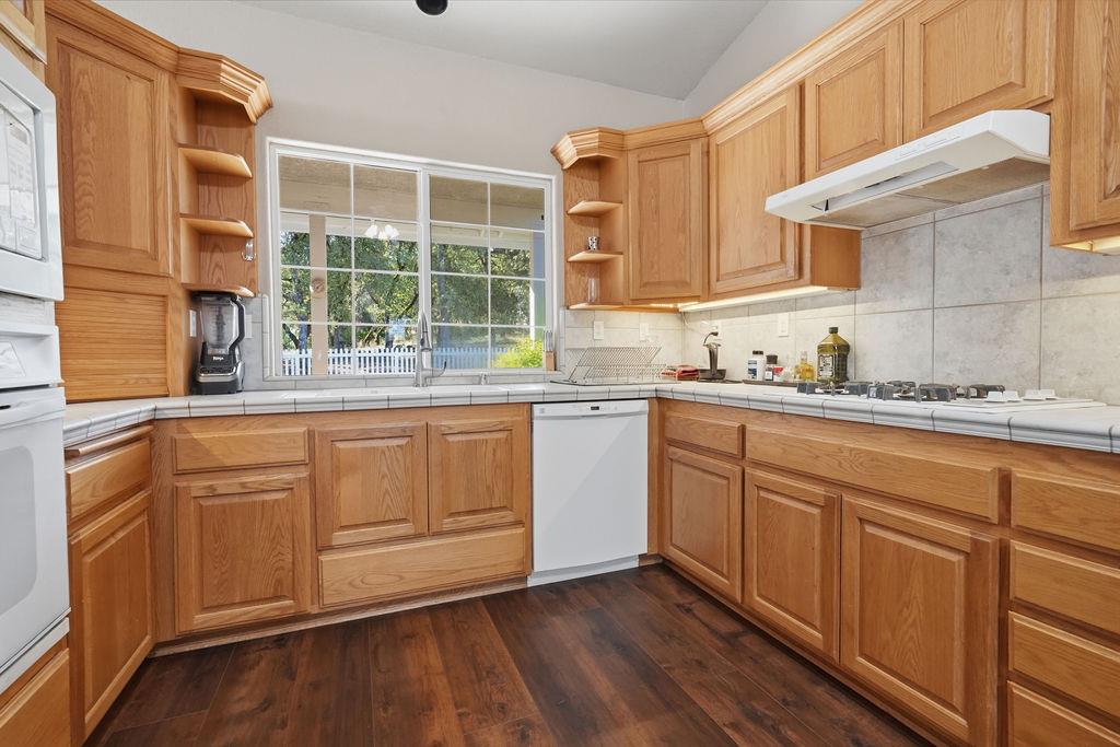 19890 Perimeter Road Grass Valley, CA 95949 - Photo 8 of 95
