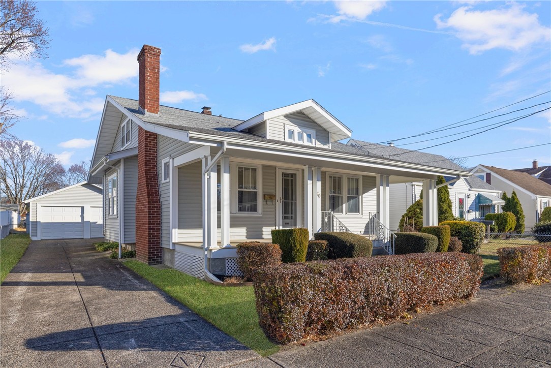 70 Benjamin Street Pawtucket, RI 02861 - Photo 3 of 35
