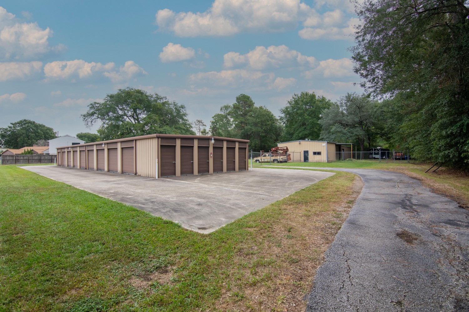 8819 Dowdell Road Tomball, TX 77375 - Photo 3 of 26